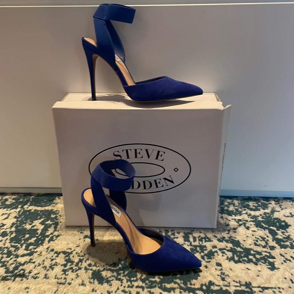 Steven Madden-Dion-size 7- blue suede high heel sandal-closed toe-elastic ankle